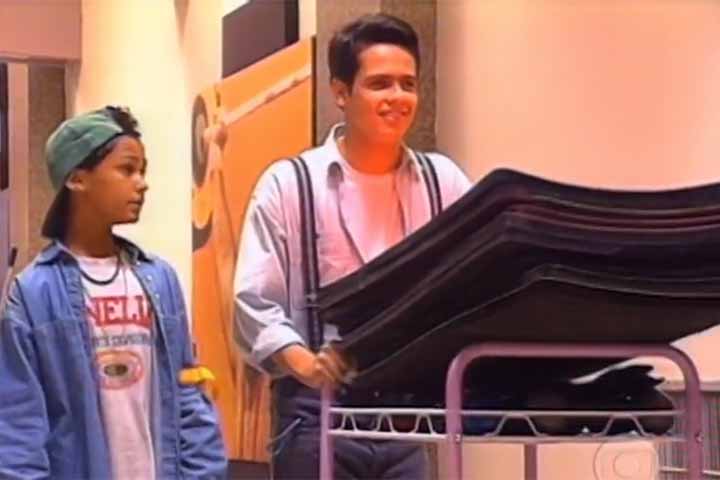 A temporada de 1995 de Malhação estreou na TV Globo em abril daquele ano e marcou a memória de muitos telespectadores. A trama trouxe personagens carismáticos como Mocotó, Héricles, Luiza, July, Bella, Romão e Dado, entre outros.