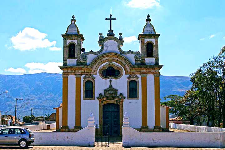 <p>A cidade também preserva suas tradições culturais. A Festa de Santo Antônio, padroeiro de Ouro Branco, é uma das celebrações mais importantes do calendário local.</p>
