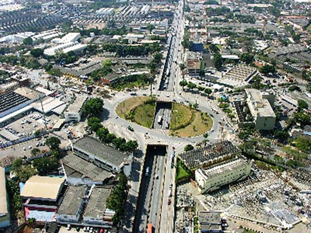 Desde sua emancipação, ocorrida na segunda metade do século XX, a cidade passou por um processo de crescimento que redefiniu seu perfil, aproximando-se de características de um polo industrial e comercial consolidado.