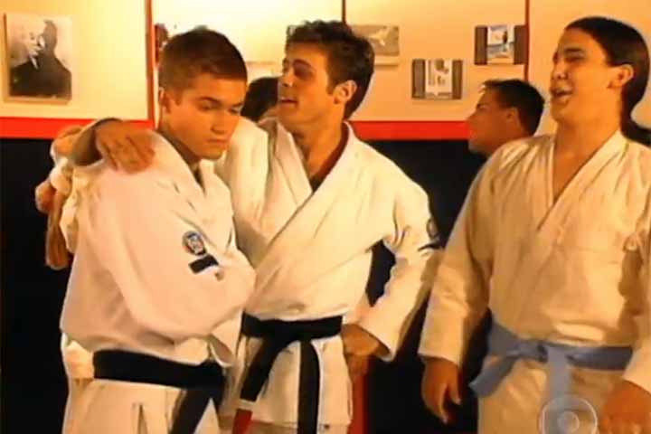 O ator, ao longo da carreira, teve papéis marcantes na TV, como o Tatuapu de "Uga Uga" (Globo) e o Danilinho de "Os Mutantes" (Record). Em 2023, chamou atenção ao ser um dos participantes do reality "No Limite".