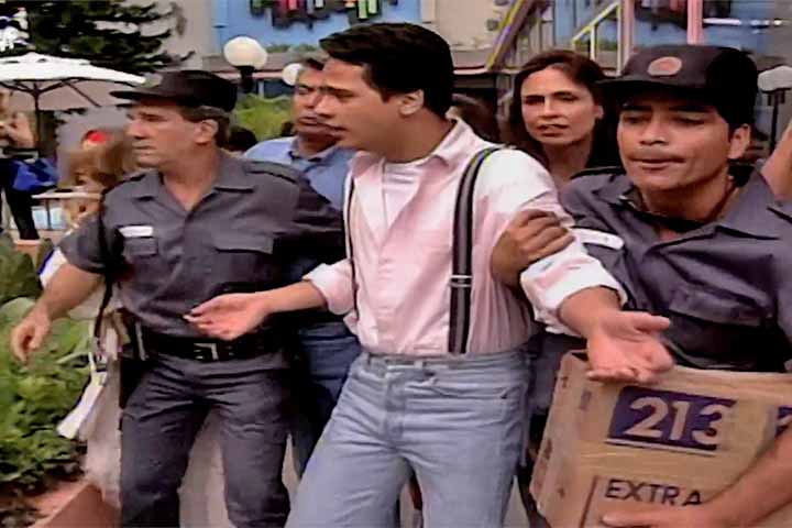 A abertura da primeira e histórica temporada de Malhação foi direcionada ao hitmaker Lulu Santos. A música "Assim caminha a humanidade" embalou os telespectadores no fim das tardes de 1995.