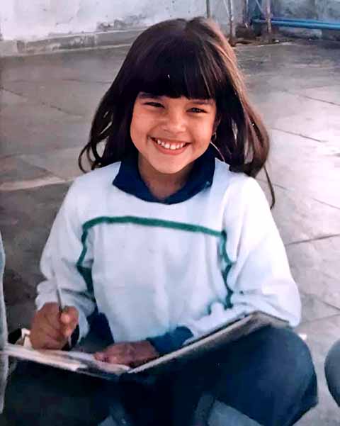 Mariana Rios Botelho nasceu no dia 04/07/1985 em Araxá, no interior de Minas Gerais. Ela é atriz, apresentadora, escritora e cantora. 

