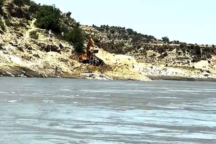 Mais de 64 toneladas de ouro é descoberta no Rio Indo, próximo à cidade de Attock, Paquistão ´Reprodução do Youtube Canal Earth Explorer Club Islamabad