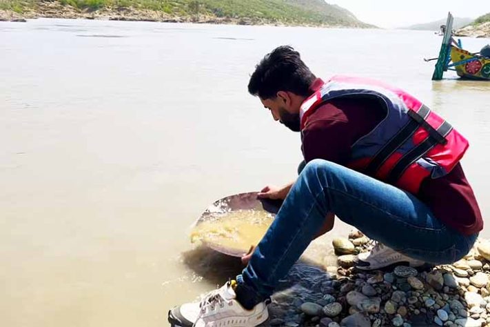 Mais de 64 toneladas de ouro é descoberta no Rio Indo, próximo à cidade de Attock, Paquistão ´Reprodução do Youtube Canal Earth Explorer Club Islamabad