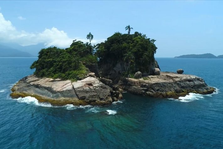 Ilha da Selinha - Praia minúscula do litoral de São Paulo tenta entrar para o Guinness Book como a menor do mundo