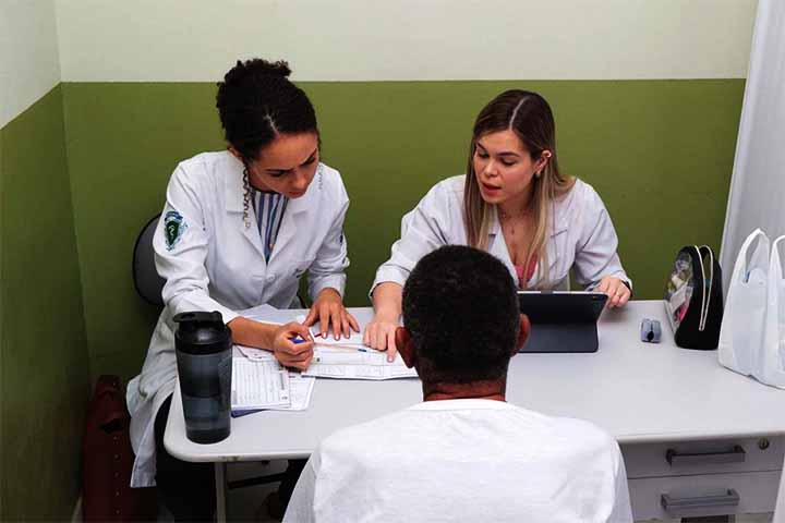Outro ponto forte da cidade é que, apesar de pequena, ela possui diversas especialidades médicas e facilidade no agendamento de consultas.