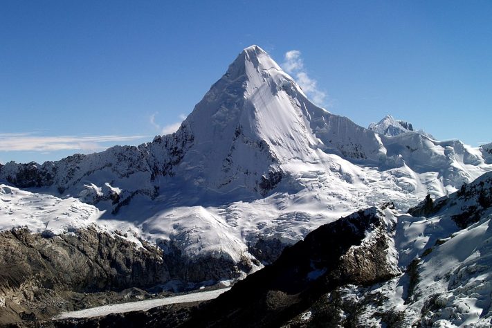 Nevado Artesonraju, Peru