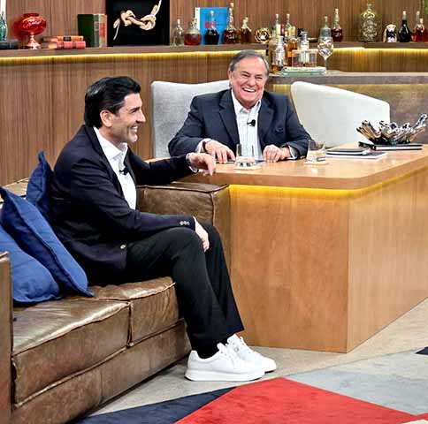 Em 2024, passou a comandar novamente um programa noturno, o 