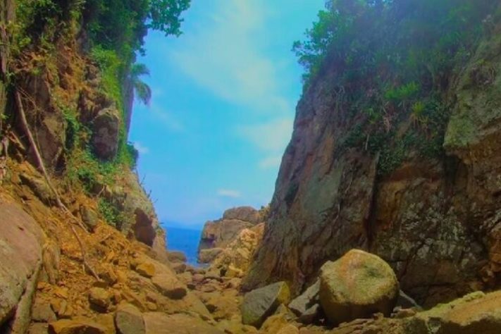 Ilha da Selinha - Praia minúscula do litoral de São Paulo tenta entrar para o Guinness Book como a menor do mundo