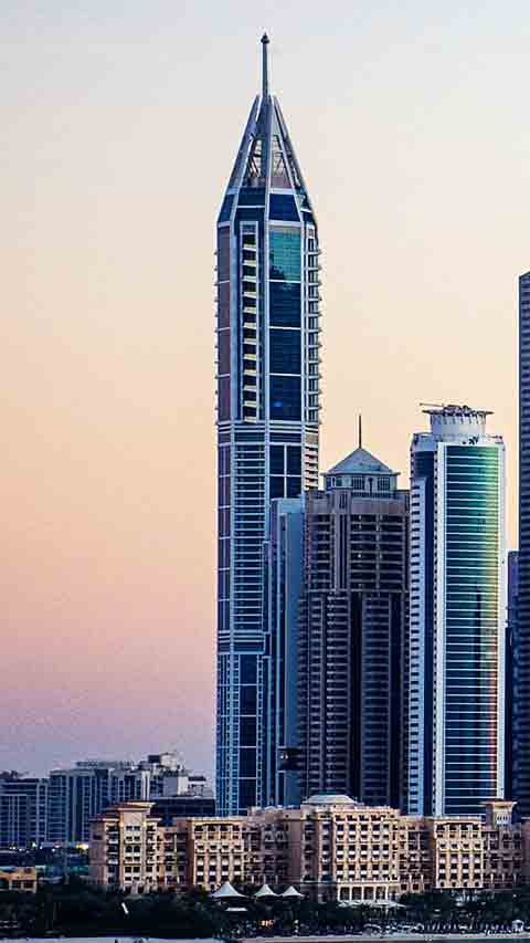 O edifÃ­cio traz uma estÃ©tica sÃ³bria e elegante. Apesar da concorrÃªncia feroz, sua localizaÃ§Ã£o privilegiada e o foco em exclusividade seguem atraindo compradores de alto poder aquisitivo. Ã? o quarto lugar da lista.