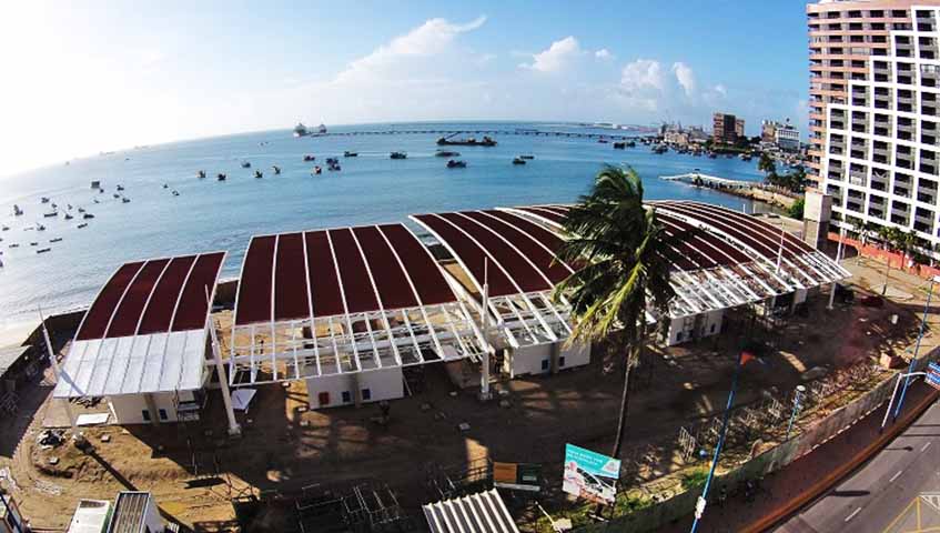 Fortaleza também tem espaços ideais para quem deseja explorar a culinária marítima. O Mercado dos Peixes, situado na tradicional Av. Beira-Mar, é um desses locais.