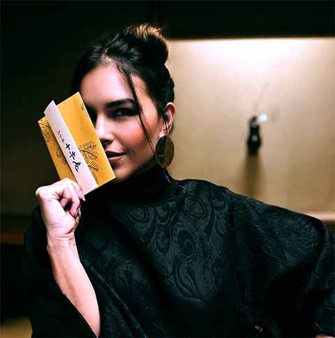 Mariana Rios Botelho, atriz, apresentadora, escritora e cantora brasileira - Reprodução do Instagram @marianarios