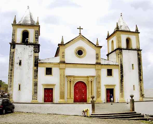 Situada no ponto mais alto de Olinda, a Catedral da SÃ© oferece uma das vistas mais espetaculares da cidade e do litoral pernambucano.