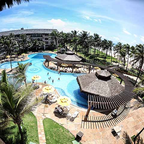 E para os que viajam com crianças ou buscam aventura, o Beach Park, localizado nas proximidades da cidade, é um dos maiores complexos aquáticos da América Latina.