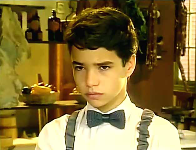 Poucos anos depois, então, foi contratado pelo SBT, onde atuou em novelas como "Éramos Seis" (foto) e "As Pupilas do Senhor Reitor".