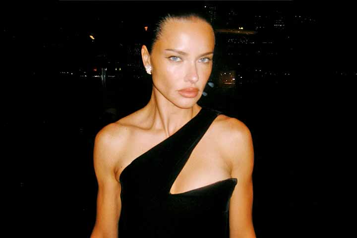 Em outubro de 2024, ela reapareceu de forma triunfal nas passarelas no â??Victoriaâ??s Secret Fashion Showâ?, em Nova York. 

