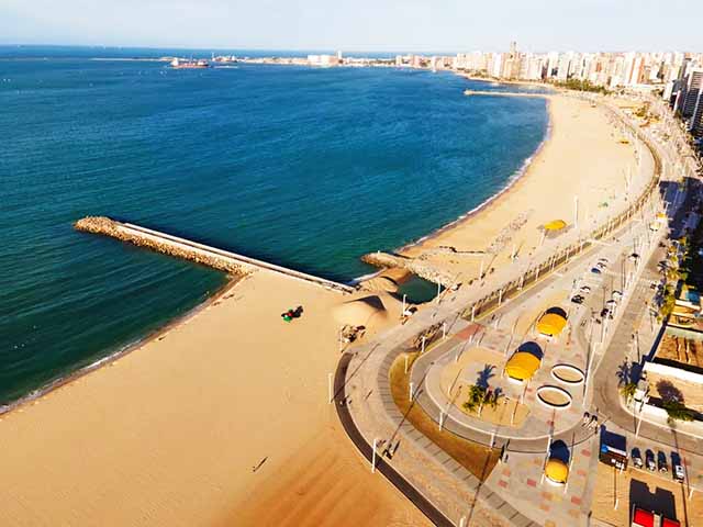 Fortaleza, portanto, é um destino completo. Ao mesmo tempo em que ostenta o título de cidade mais bem posicionada do mundo em meio ambiente, oferece uma diversidade cultural e turística admirável.