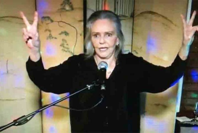 Com problemas de saúde, Angela Ro Ro desmente produtor: ‘Atendida por médicas de confiança’