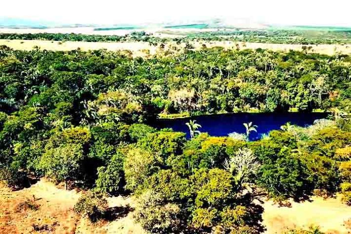 Lagoa azul de Niquelândia (GO)- Reprodução do Youtube Canal Nos Mínimos Detalhes