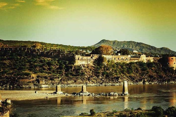 Attock - Mais de 64 toneladas de ouro é descoberta no Rio Indo, próximo à cidade de Attock, Paquistão - Creative Commons
