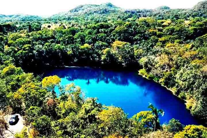 Lagoa azul de Niquelândia (GO)- Reprodução do Youtube Canal Nos Mínimos Detalhes