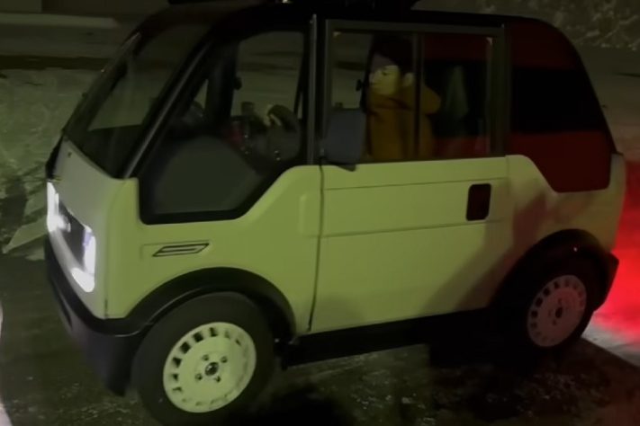 Startup do Japão lança carro elétrico minúsculo para superar Toyota