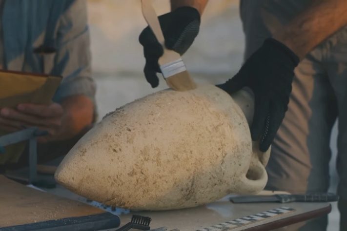 Arqueólogos descobrem navio mercante do século 16 no fundo do Mar Mediterrâneo