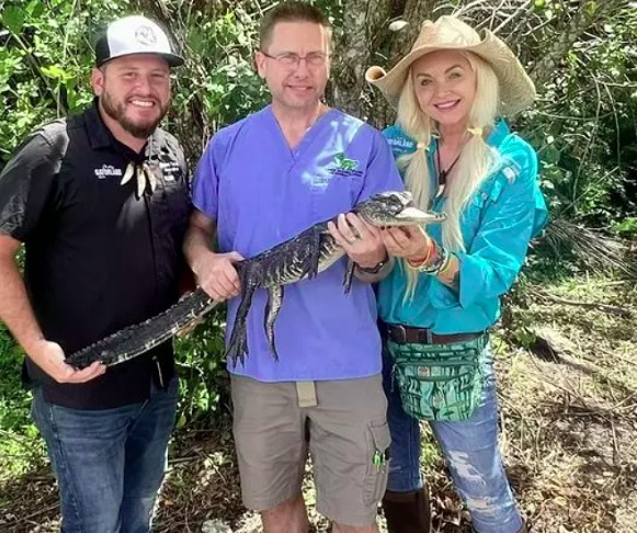 O animal foi batizado de Jawlene (em referência à música "Jolene", de Dolly Parton, com um trocadilho com a palavra "jaw", que significa mandíbula em inglês).