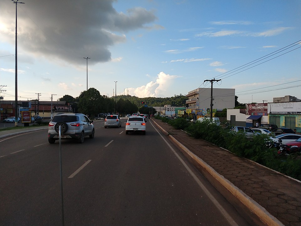 6. Parauapebas (PA)
PopulaÃ§Ã£o: cerca de 250.000 habitantes
PIB per capita (2021): R$ 258.393,98
Ponto forte: mineraÃ§Ã£o de ferro, abriga parte do complexo minerador de CarajÃ¡s.