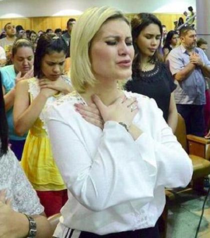 Andressa Urach na igreja