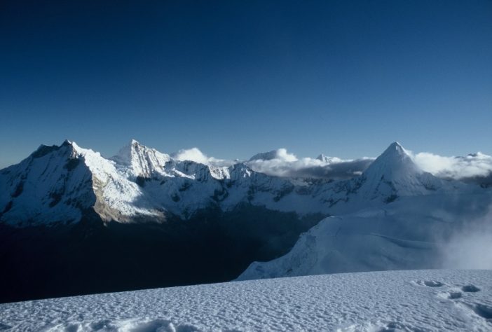 Nevado Artesonraju, Peru