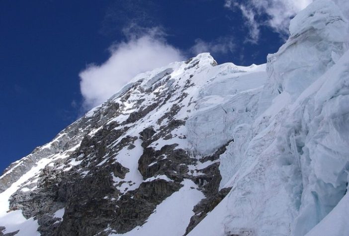 Nevado Artesonraju, Peru