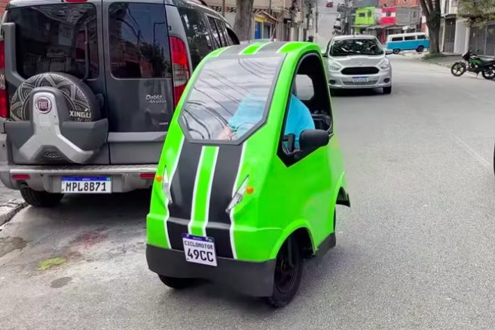 Brasileiro quer entrar para o Guinness Book após construir 'menor carro do mundo'