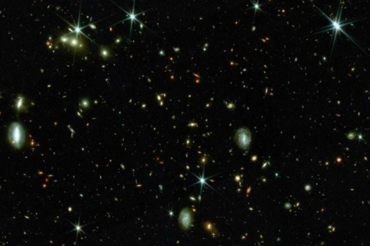 Chamado de "COSMOS-Web", o trabalho utiliza dados do Telescópio Espacial James Webb (JWST) da NASA.