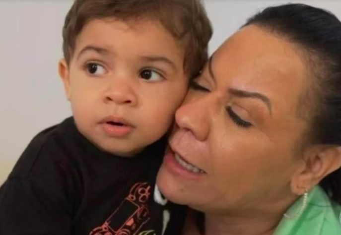 Dona Ruth e Léo, filho de Marília Mendonça