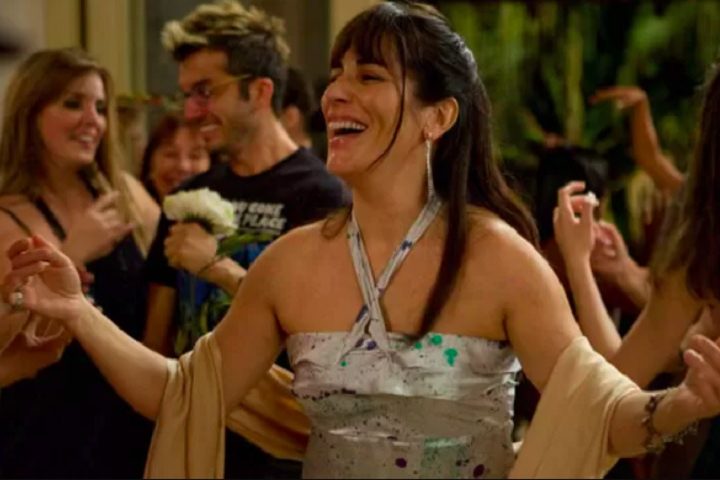 No cinema, Glória também tem uma carreira extensa. Sua atuação no filme "É Proibido Fumar" (2009), de Anna Muylaert, lhe rendeu vários prêmios.