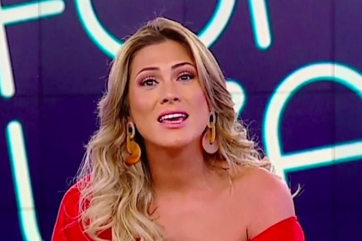 Lívia Andrade no Fofocalizando