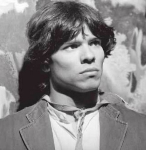 No entanto, foi em 1985 que ele ganhou destaque, no papel de João Ligeiro na icônica novela "Roque Santeiro".