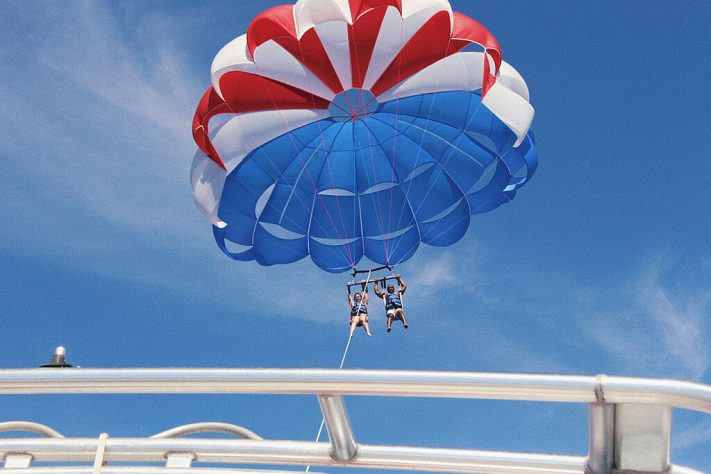 Parasailing/parascending - esporte aquático