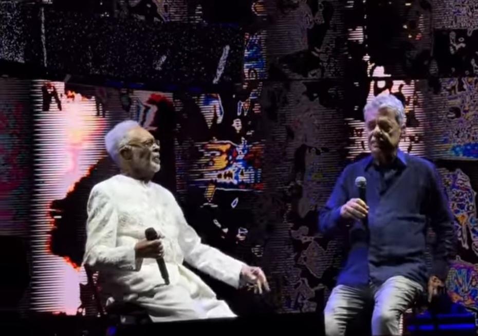 No dia 1/6 Chico Buarque emocionou o público ao aparecer como convidado na Marina da Glória para interpretar “Cálice” ao lado de Gilberto Gil no show da turnê de despedida do baiana.