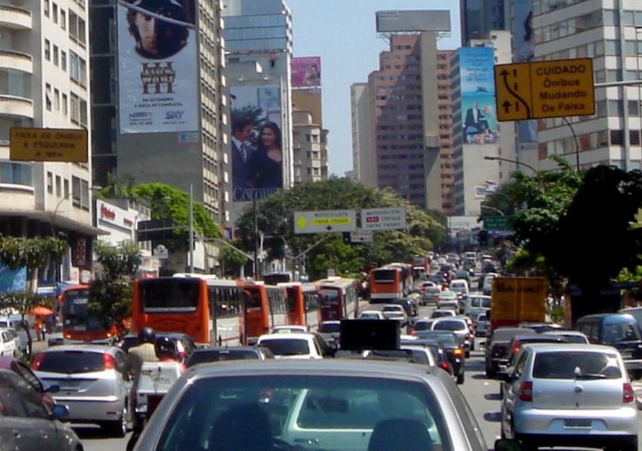 No dia 10/07, o presidente Luiz Inácio Lula da Silva assinou decreto que inclui o programa Carro Sustentável, que zera até o fim de 2026 as alíquotas do Imposto sobre Produtos Industrializados, o IPI, para carros compactos com alta eficiência energética-ambiental fabricados no Brasil. 
-Mario Roberto Duran Ortiz wikimedia commons 