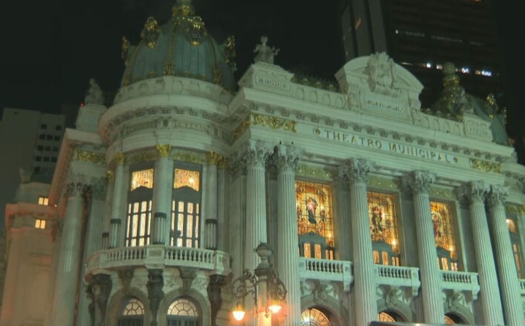 Chitãozinho e Xororó foram homenageados na 32ª edição do Prêmio BTG Pactual da Música Brasil, em 04/06/2025. A cerimônia ocorreu no Theatro Municipal do Rio de Janeiro, no Centro. Trata-se do espaço cultural mais clássico da cidade, palco de grandes espetáculos.