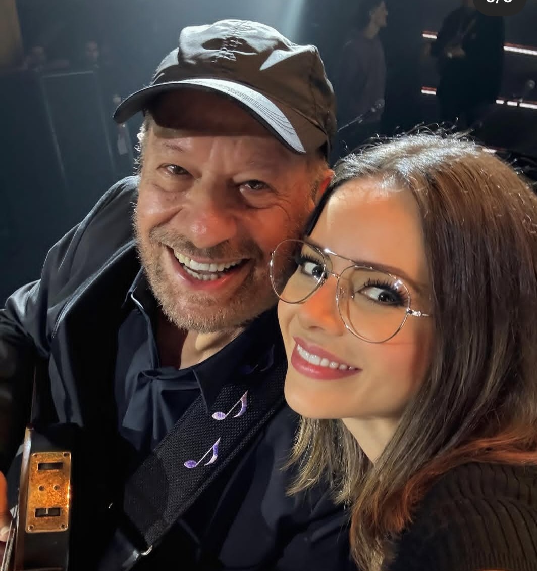 Sandy e Júnior, filhos de Xororó, fizeram apresentações (ela com João Bosco, que ganhou prêmio de 'Voz da MPB',  e ele com o grupo Os Garotin, premiado como revelação)