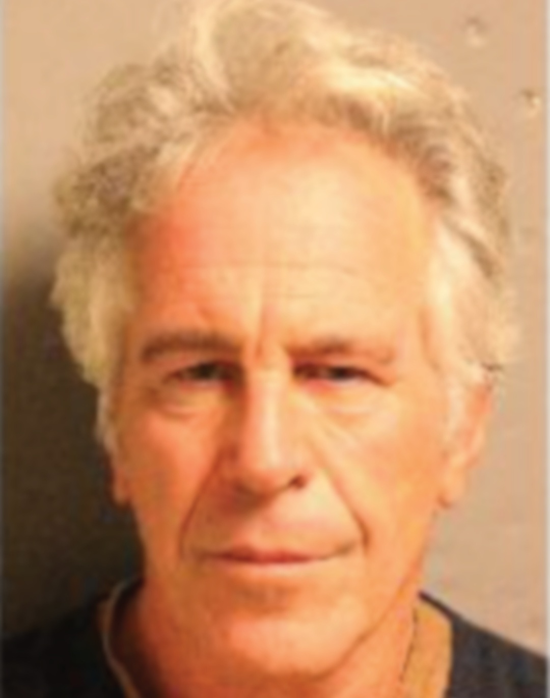Musk revidou no X, insinuando que Trump tinha ligações com Jeffrey Epstein (foto) – publicando e depois deletando essas acusações. Chamou Trump de ingrato, relançou posts antigos criticando o então presidente e chegou a sugerir um possível novo partido político  .-Domínio público 