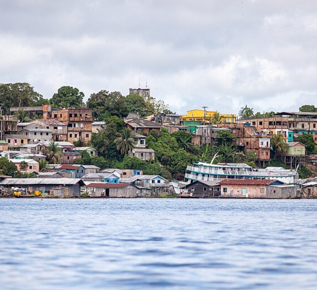 Tefé (AM) – População: cerca de 60 mil. A cidade tem alta pluviosidade por estar no coração da Amazônia.