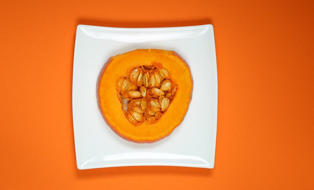 As sementes de abóbora já eram consumidas por civilizações bem antigas, como os povos astecas e os maias. São muito nutritivas — 30 g de proteína a cada 100 g.