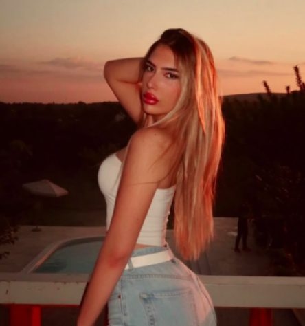 Tijana Radonjic - Jovem de 19 anos morre ao cair no mar durante prática de parasailing em Montenegro, na Europa