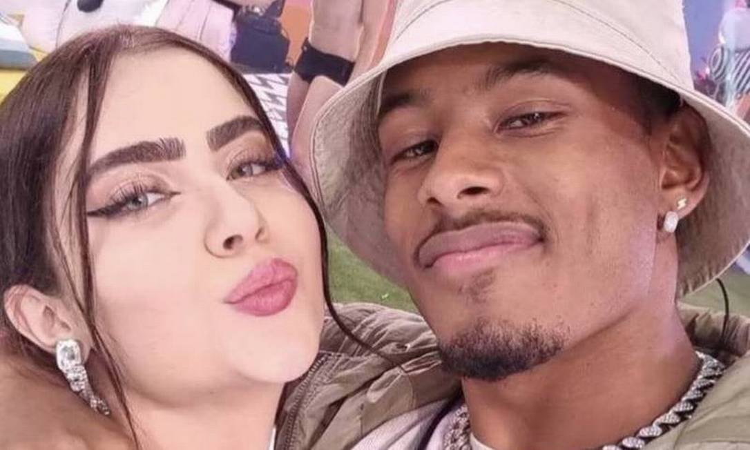 Jade Picon e o atleta Paulo André protagonizaram um romance popular no BBB22. Depois de sua eliminação, a influenciadora e atriz confessou querer aproveitar a vida de solteira, mas afirmou ter grande carinho por PA, que segue no atletismo.-Reprodução/TV Globo
