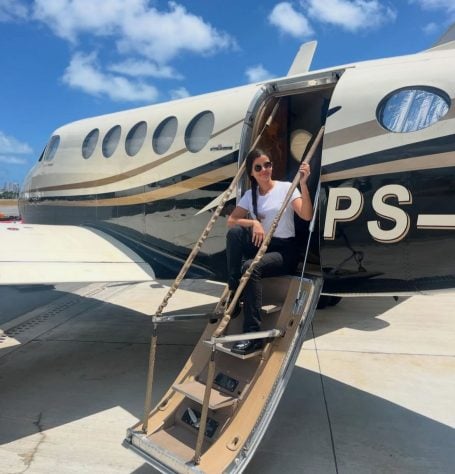 Nayane Beatriz Porto Barros - pilota de apenas 23 anos foi a responsável pelo pouso seguro da aeronave que transportava a apresentadora Lívia Andrade