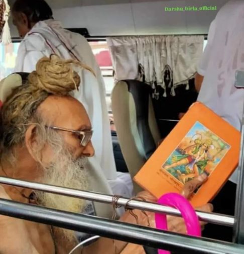 Seus seguidores costumavam visitá-lo para orações e reflexões.